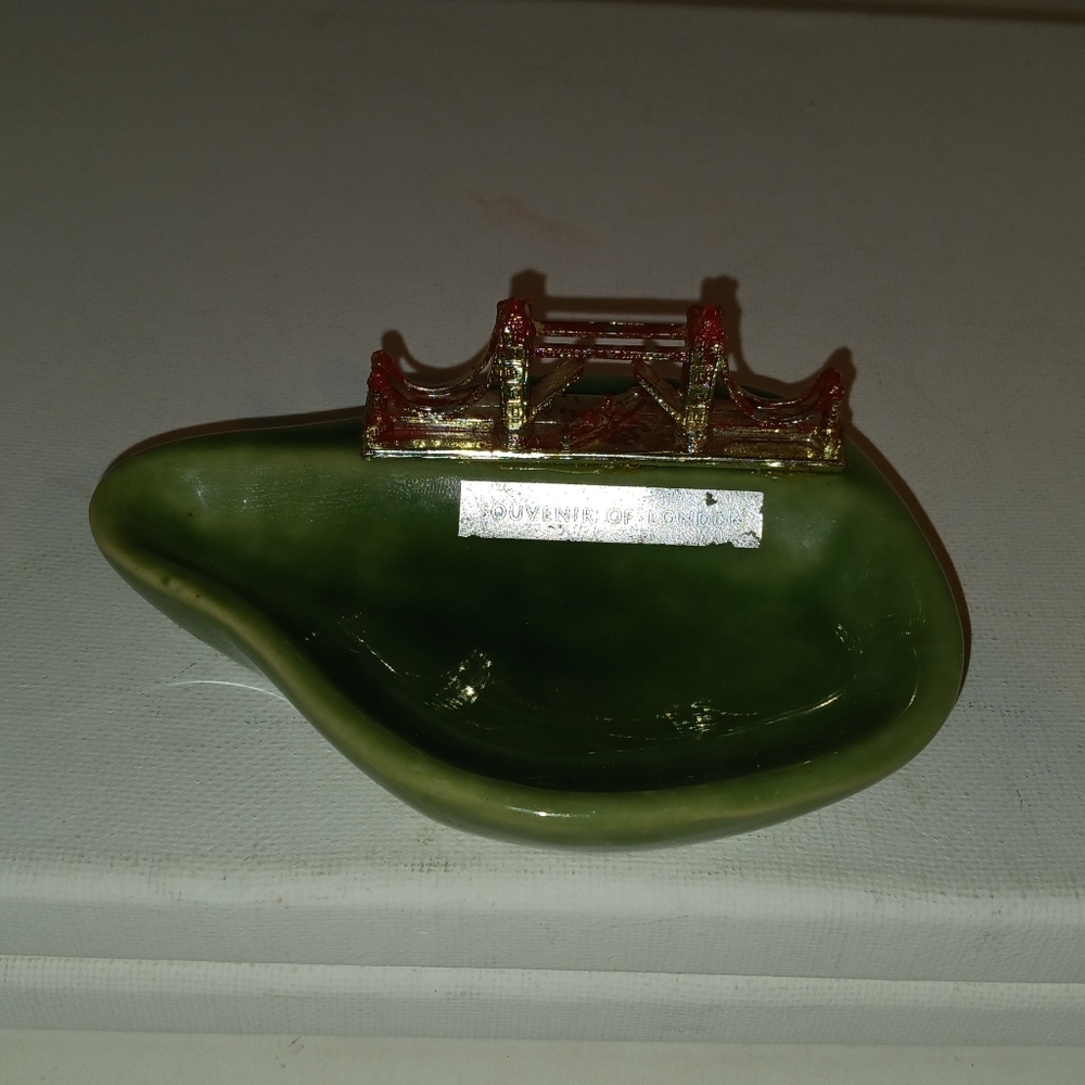 Wade Porcelain London Bridge Souvenir Pin, Whim, Trinket Tray/Dish, Vintage